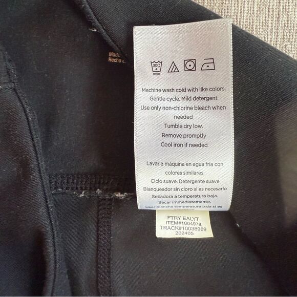 NWOT Jockey Active Yoga Pants Small Pockets Flare Leg Athleisure Black - Picture 7 of 8